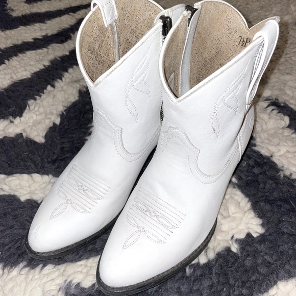 Ariat Shoes - Ariat Darlin Ankle Western Boots